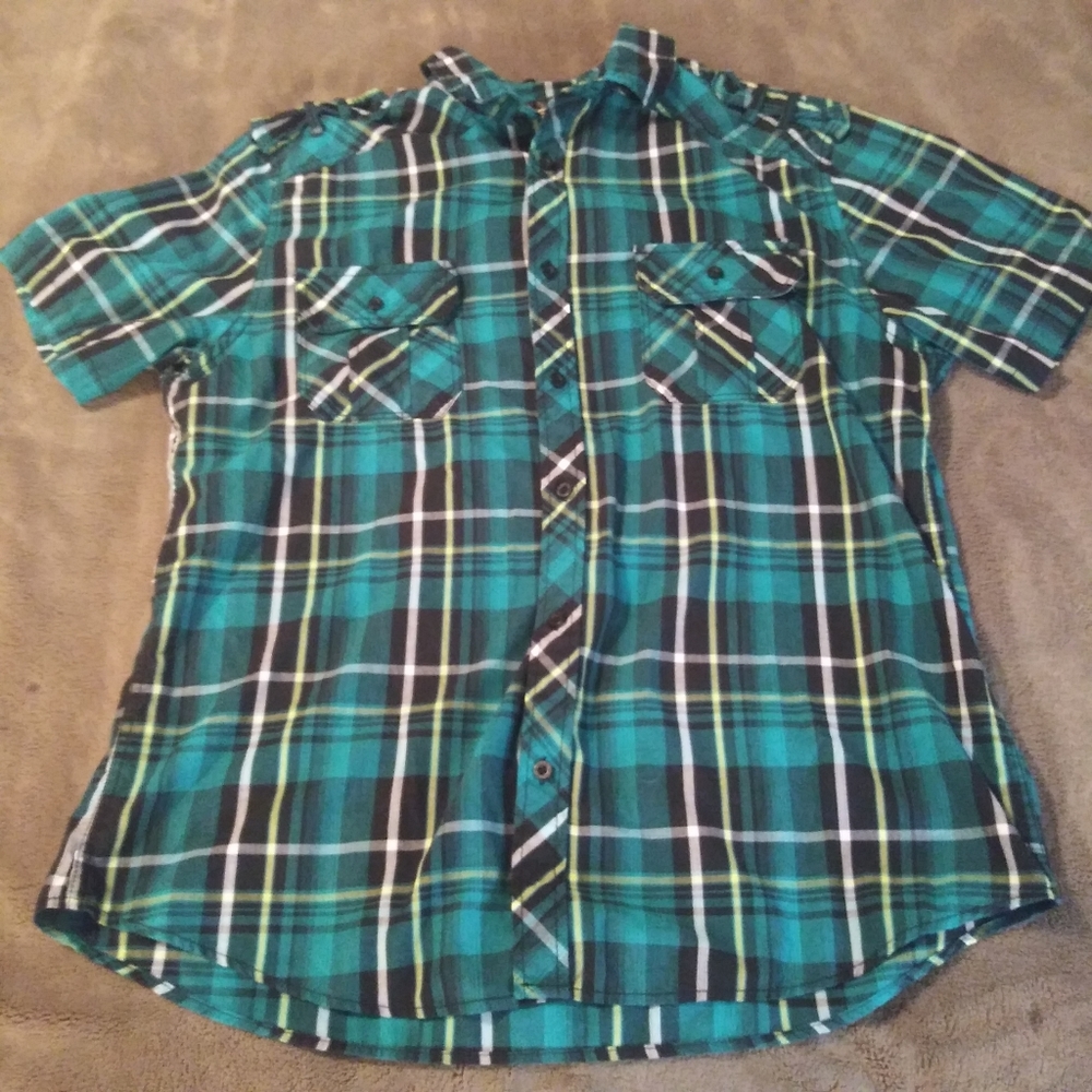 Helix Athletic Fit Men's button up casual long sleeve Size XL